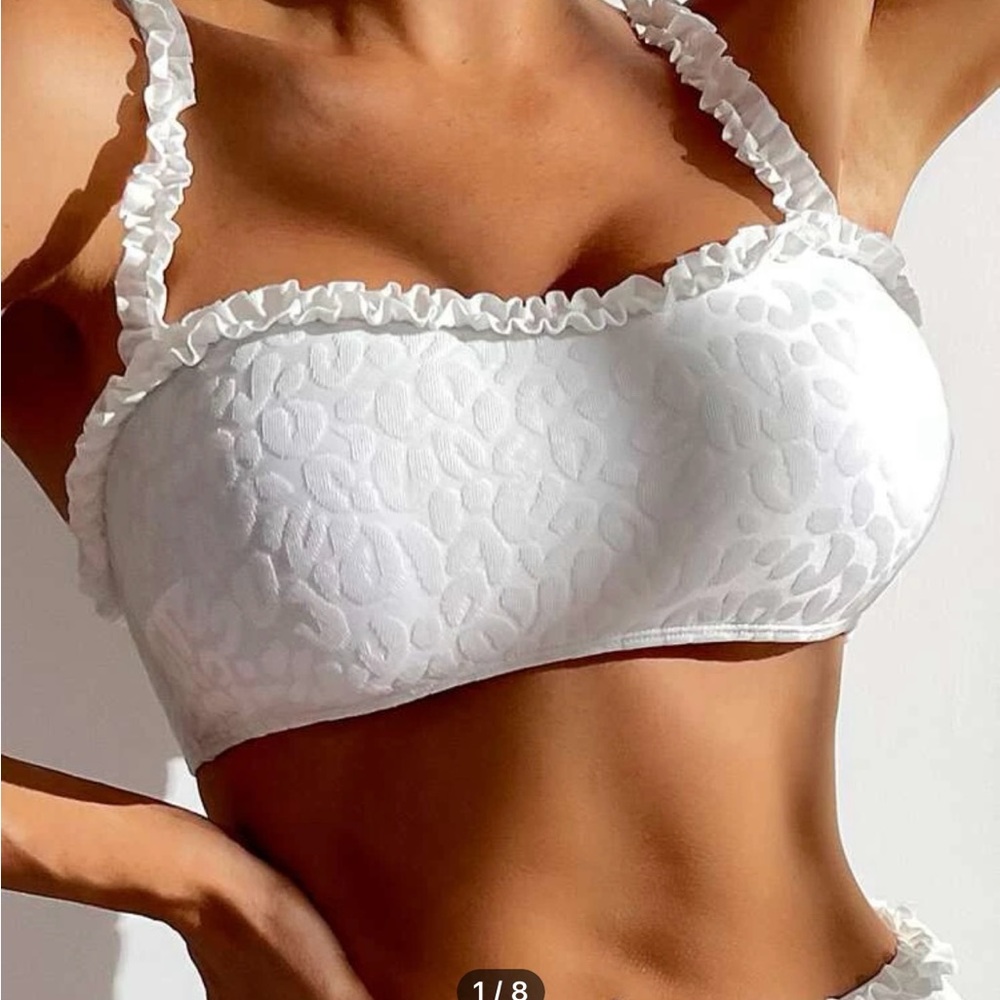Leopard Pattern Frill Trim Bikini Top